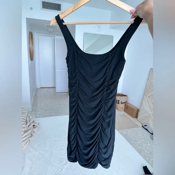 Aritzia dresses HAUL - Picture 7 of 12